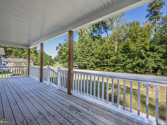 5th image of 106 Stewart Ln