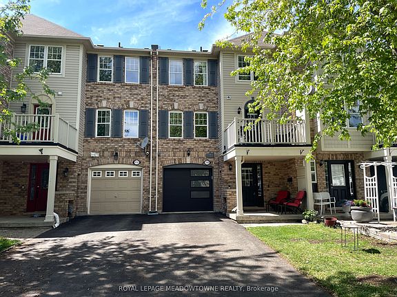 2nd image of 774 Shortreed Cres