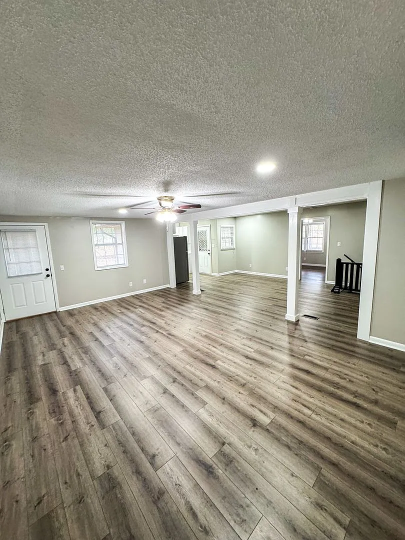 $900 off first months rent! — Photo 4