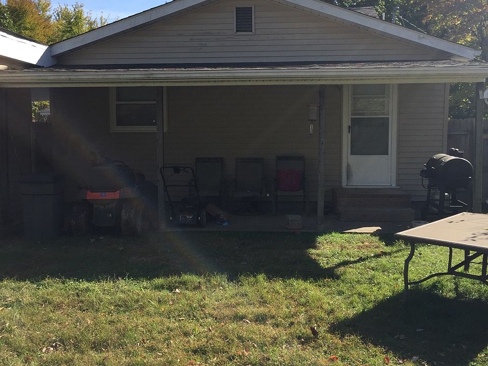 2nd image of 311 W 10th St