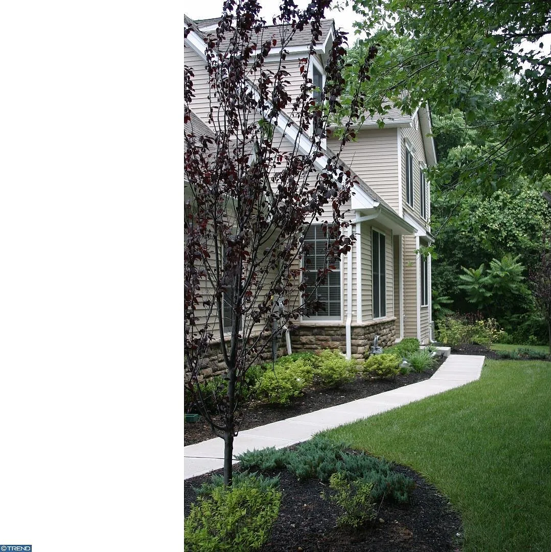 3 bed, 2.5 bath, 2400 sqft, $4,600 — Photo 3