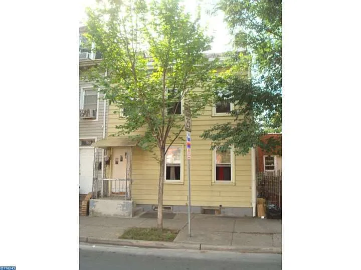 305 Centre St photo 1
