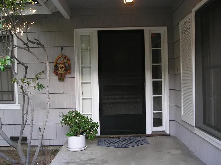 8538 Lorain Rd — Photo 2
