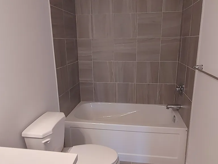 120 Court Dr #65 — Photo 18