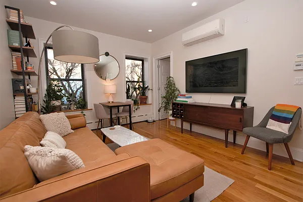 Rented by R New York | media 3