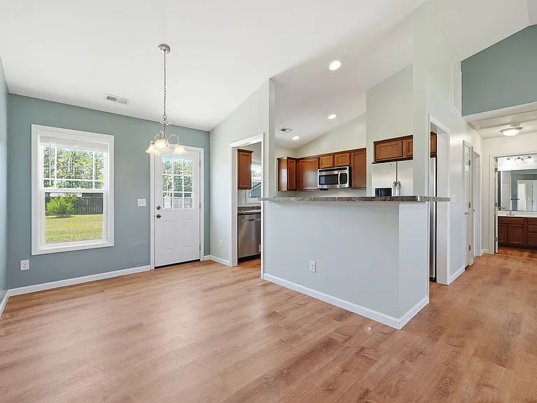 202 Long Neck Dr — Photo 4