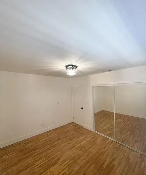 13111 S Hoover St — Photo 11
