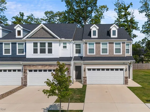 765 N Greenway Dr, Westlake, OH 44145