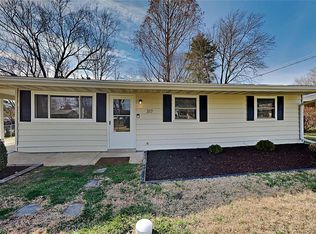 317 Spring Meadows Dr, Ballwin, MO 63011