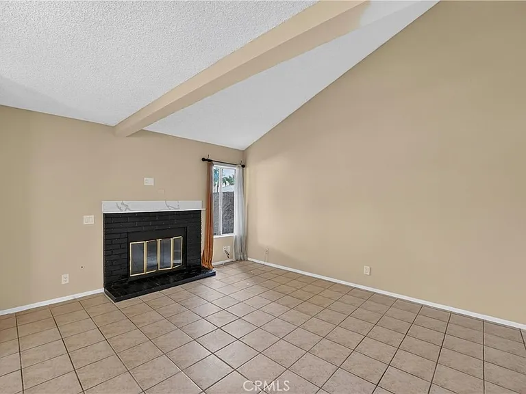 659 N Lark Ellen Ave — Photo 7