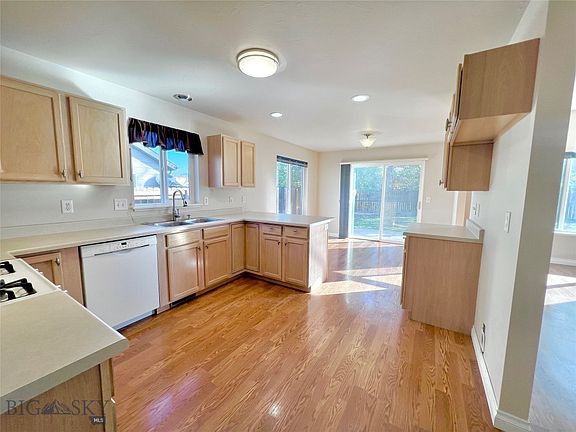 4th image of 104 Mineral Ave