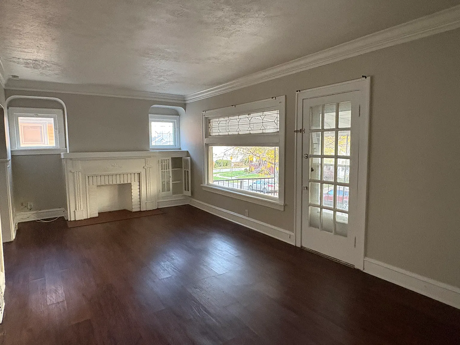 2 bed, 1100 sqft, $1,300 — Photo 2