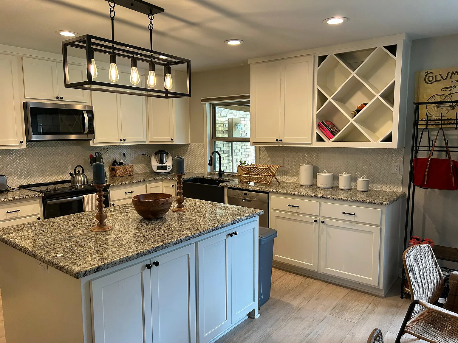 3 bed, 1749 sqft, $2,499 — Photo 3
