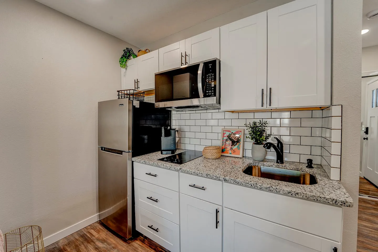 Studio, 225 sqft, $1,850 — Photo 3