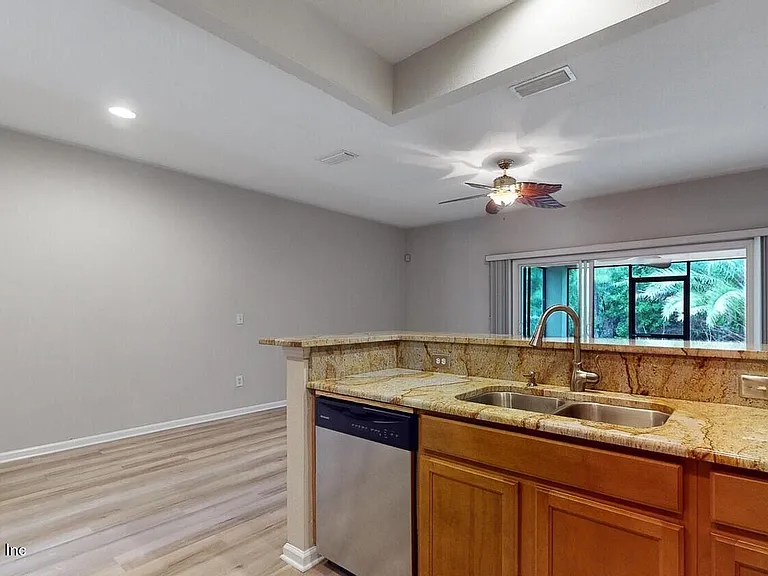 5881 Moonstone Ct — Photo 29