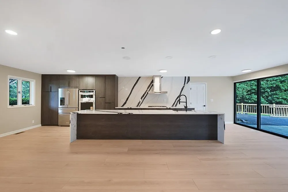 4 bed, 2196 sqft, $3,950 — Photo 2