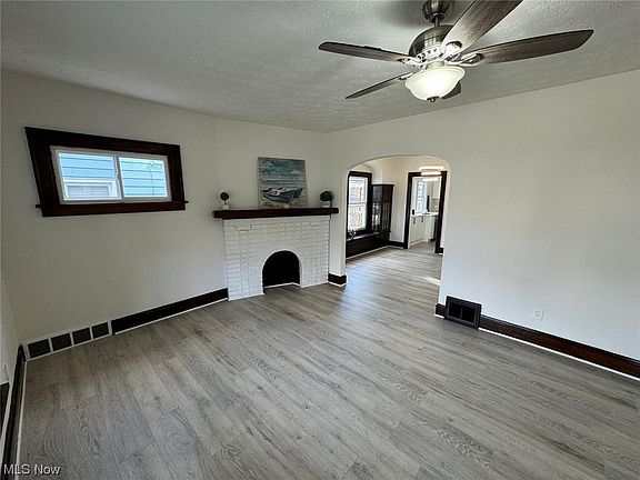 3rd image of 4449 W 49th St