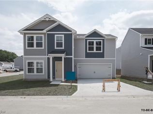541 Auld Farm Cir, Akron, OH