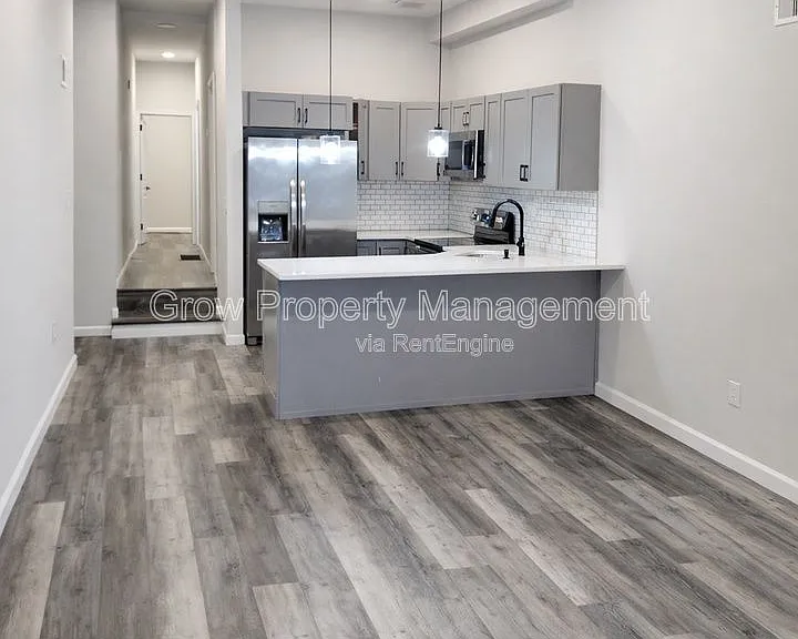 623 W Oxford St #1 — Photo 7