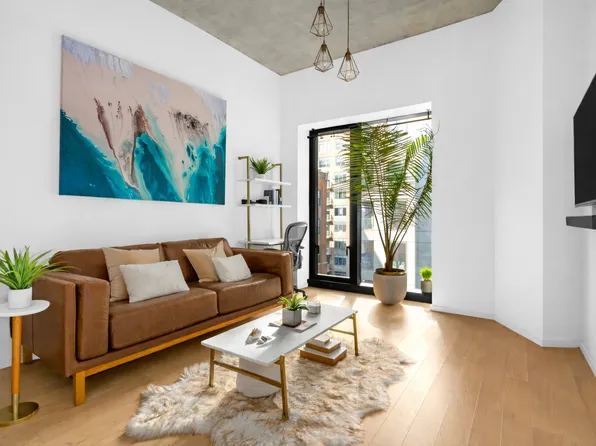 98 Front Street image 1 of 4