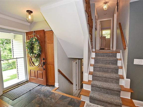 3rd image of 9 Little Spring Run