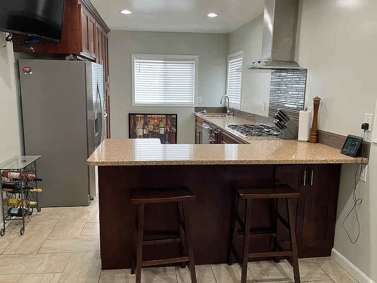 62 Pine St — Photo 10