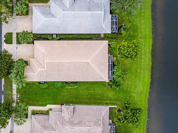 3rd image of 2410 Sapphire Cir