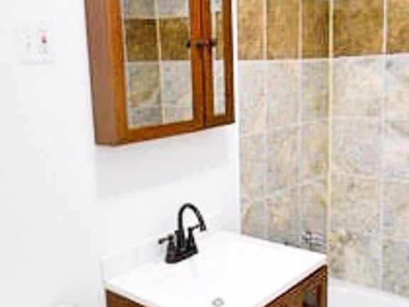 2nd image of 2250 N Lincoln Ave APT 302