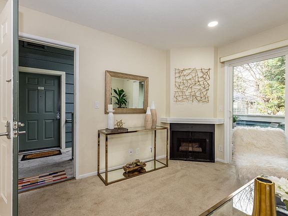3rd image of 2713 Somerset Park Cir