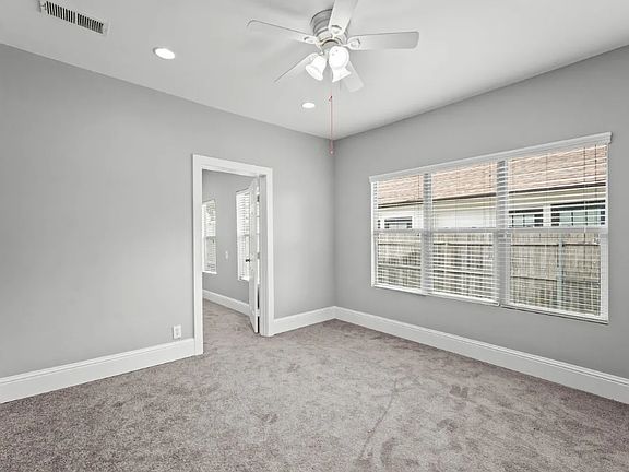4th image of 2411 Catherine St Unit B