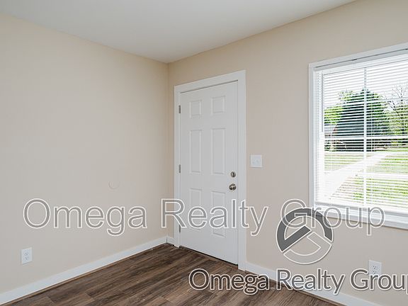 5th image of 12 E Clay St