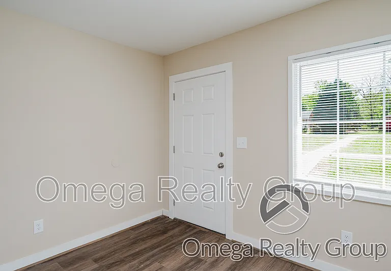12 E Clay St — Photo 5
