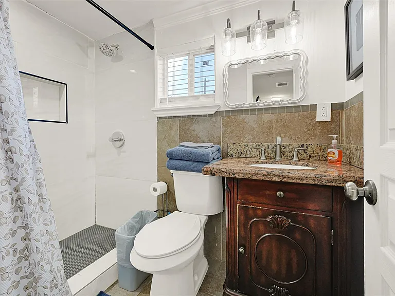 2809 Tooke St #D — Photo 7