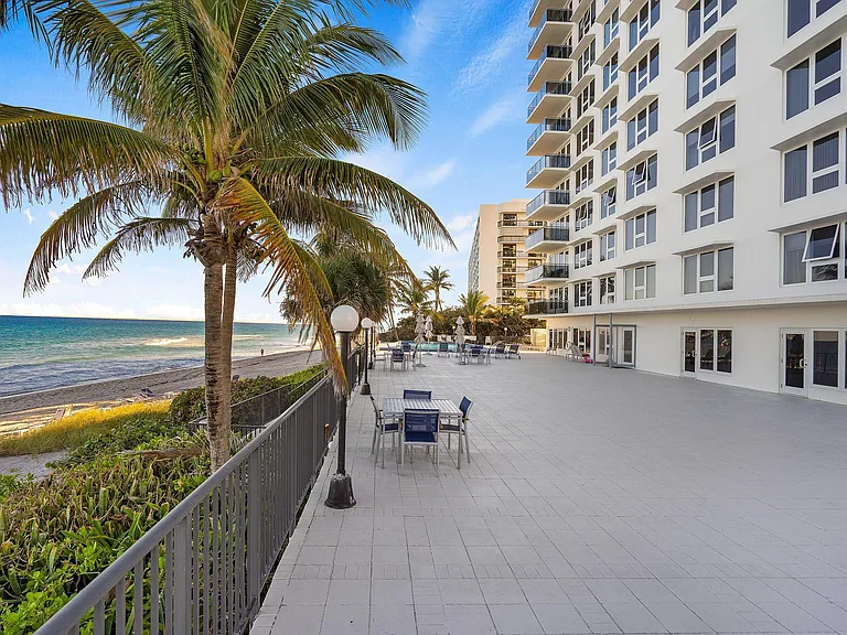 2066 N Ocean Blvd #9NE — Photo 30