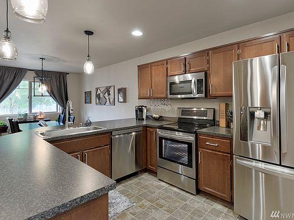 3rd image of 18714 18th Ave E