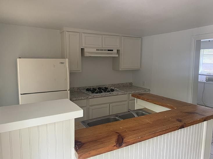 1st image of 807 W Mulberry St