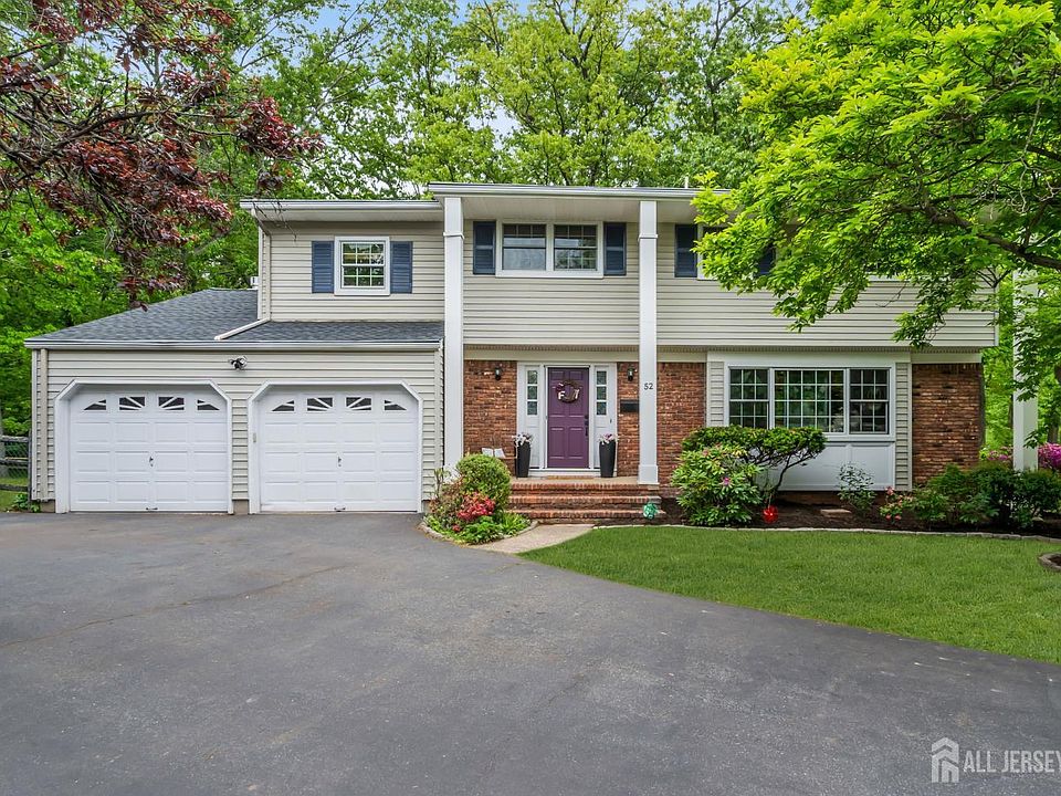 1st image of 52 Eileen Way