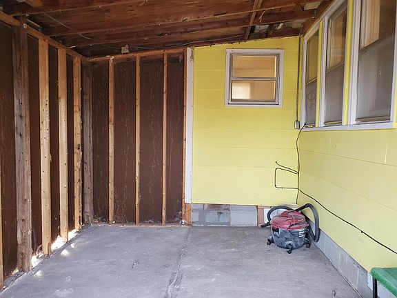 3rd image of 804 & 806 Hillcrest Dr