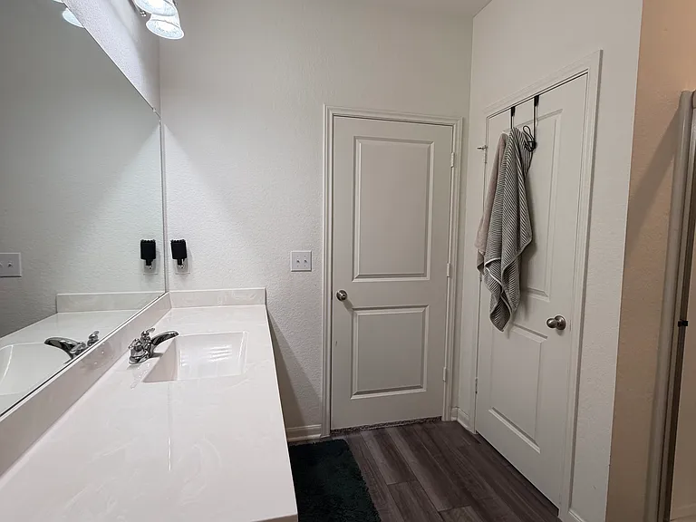 Master Bathroom / Linen Closet