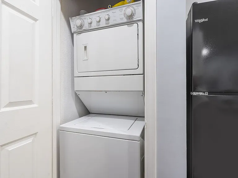 813 Holiday Rdg #H1 — Photo 21