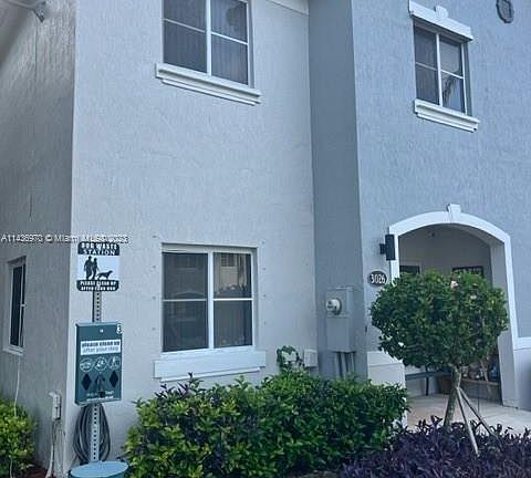 2nd image of 3026 SE 15th Ave