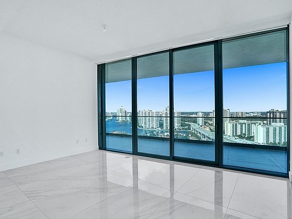 5th image of 18975 Collins Ave #24