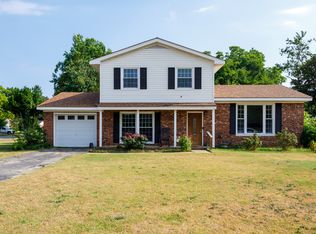 1452 Gairloch Dr, Fayetteville, NC 28304