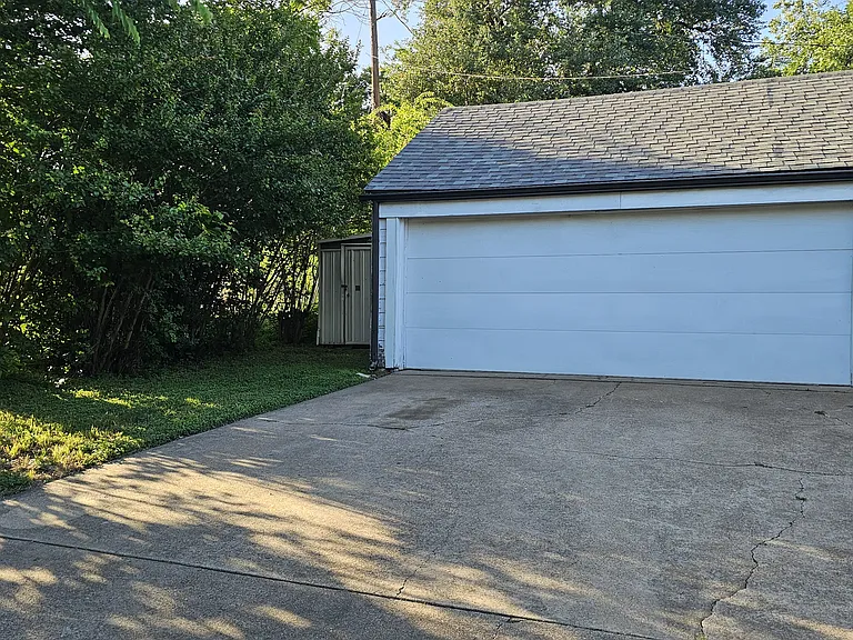 Driveway parking fits up to 2 additional cars.