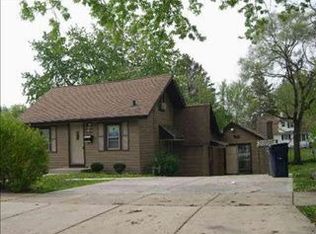 687 Chester Ave, Elgin, IL 60120