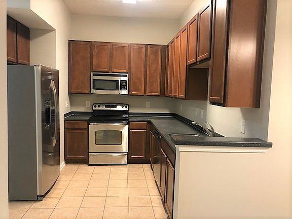 3rd image of 8196 Cabin Lake Cir Unit 103