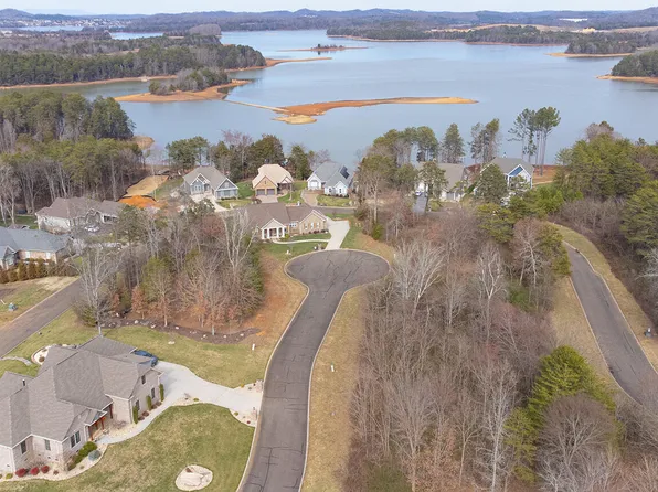 Falcon Trl, Vonore, TN 37885