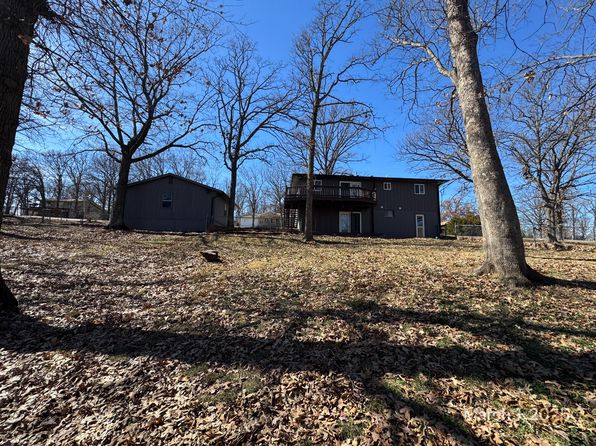 16701 S 1495 Road, Stockton, MO 65785