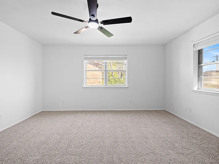 2806 Spring Valley Dr — Photo 16