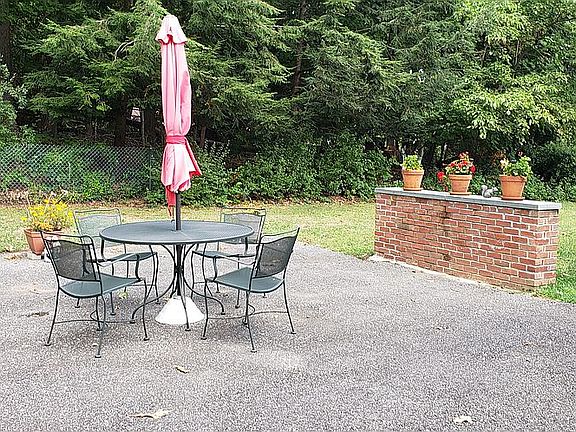 3rd image of 25 Hubbard Dr